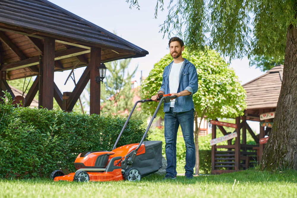What Should You Consider Before Hiring a Lawn Mowing Service?