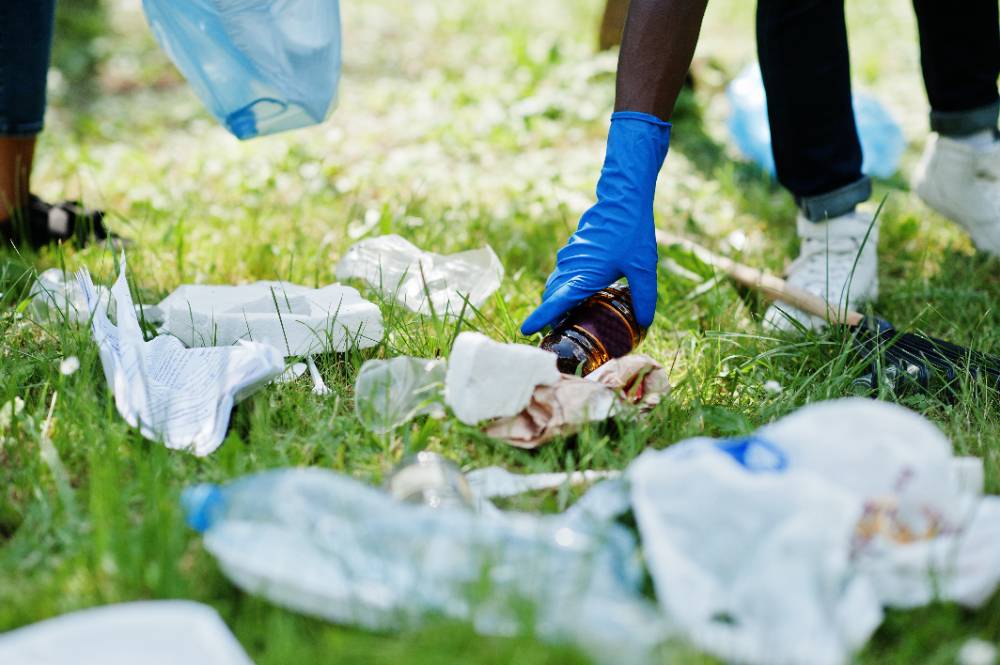 Garbage removal services in Surrey for homes and businesses
